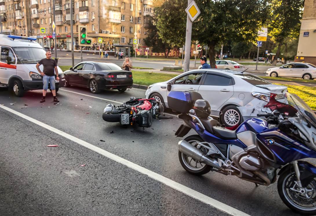A motorcycle accident on the road
AI-generated content may be incorrect.